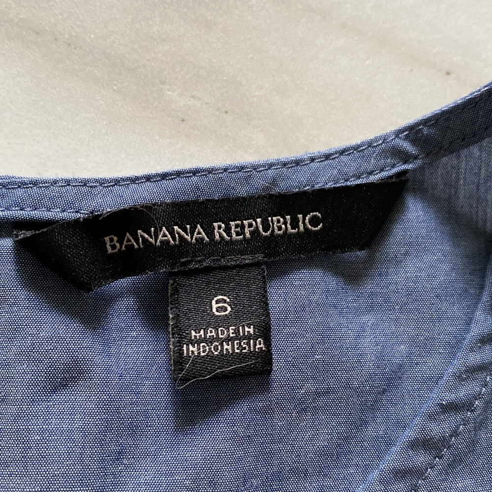 Banana Republic Ruffle Top - Picture 2 of 2